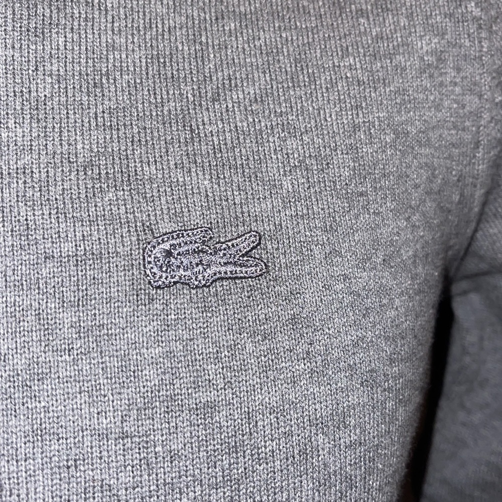 Lacoste sweater - Picture 5 of 5
